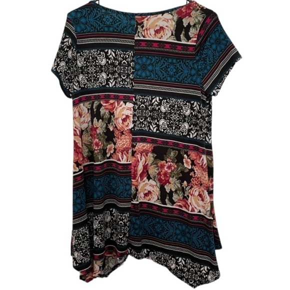 Shamaim Colorful Short Sleeve Top With Elliptical Hemline Size Large - Picture 2 of 5